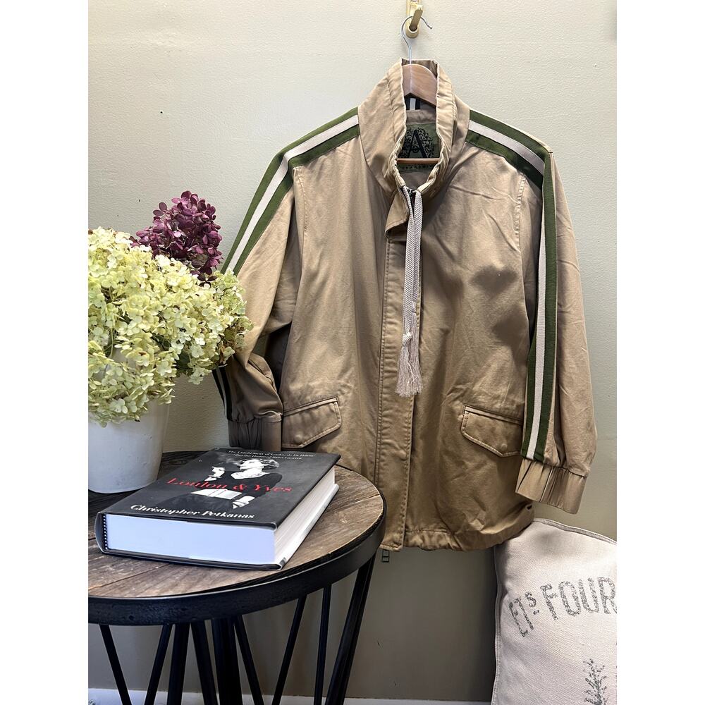 Stylish Tan Jacket with Green Accents